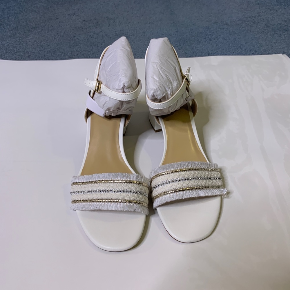 Women white sandal 10m trim gold med heel soft.